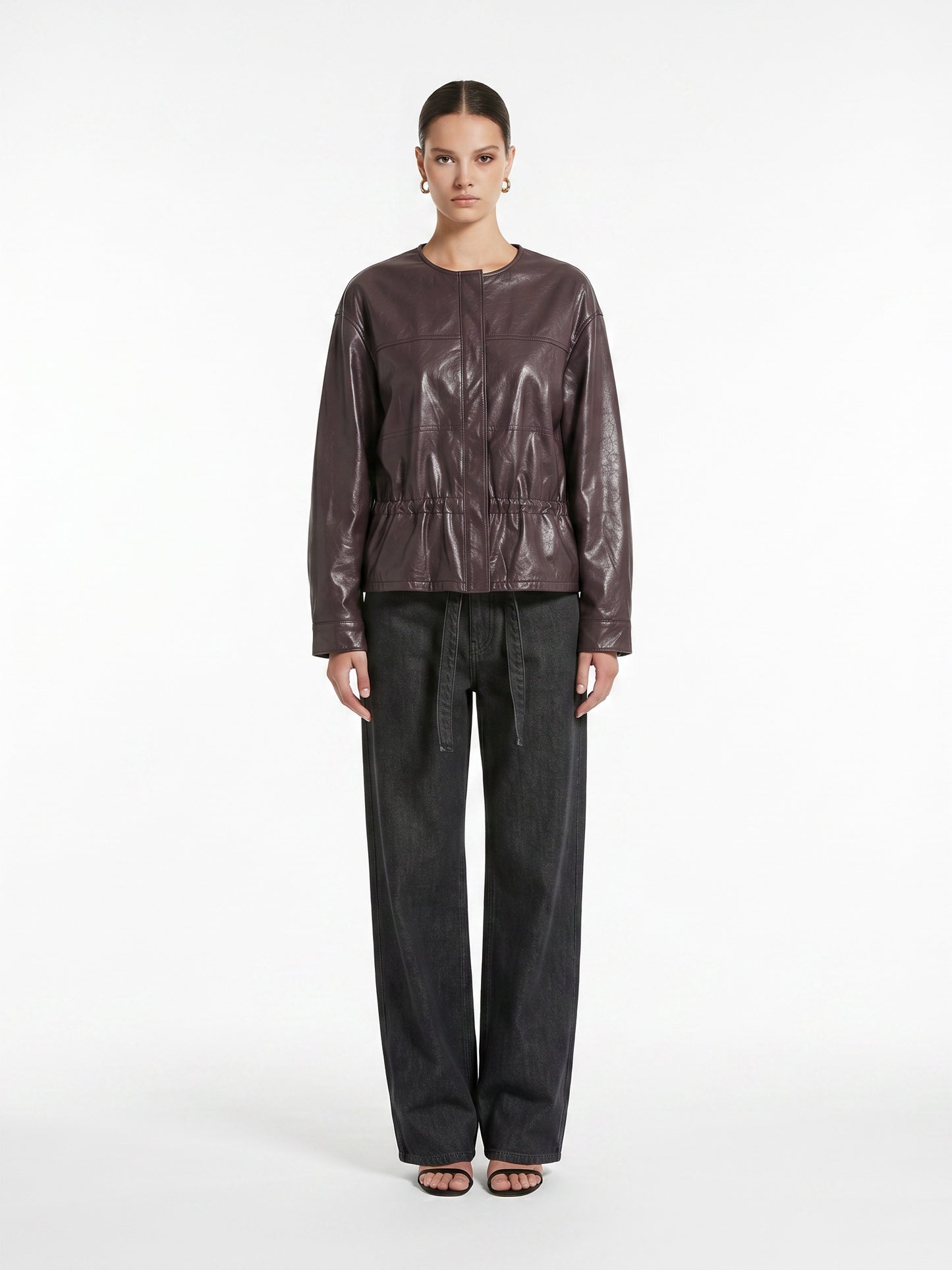 CREW NECK WAISTED SHORT LEATHER JACKET