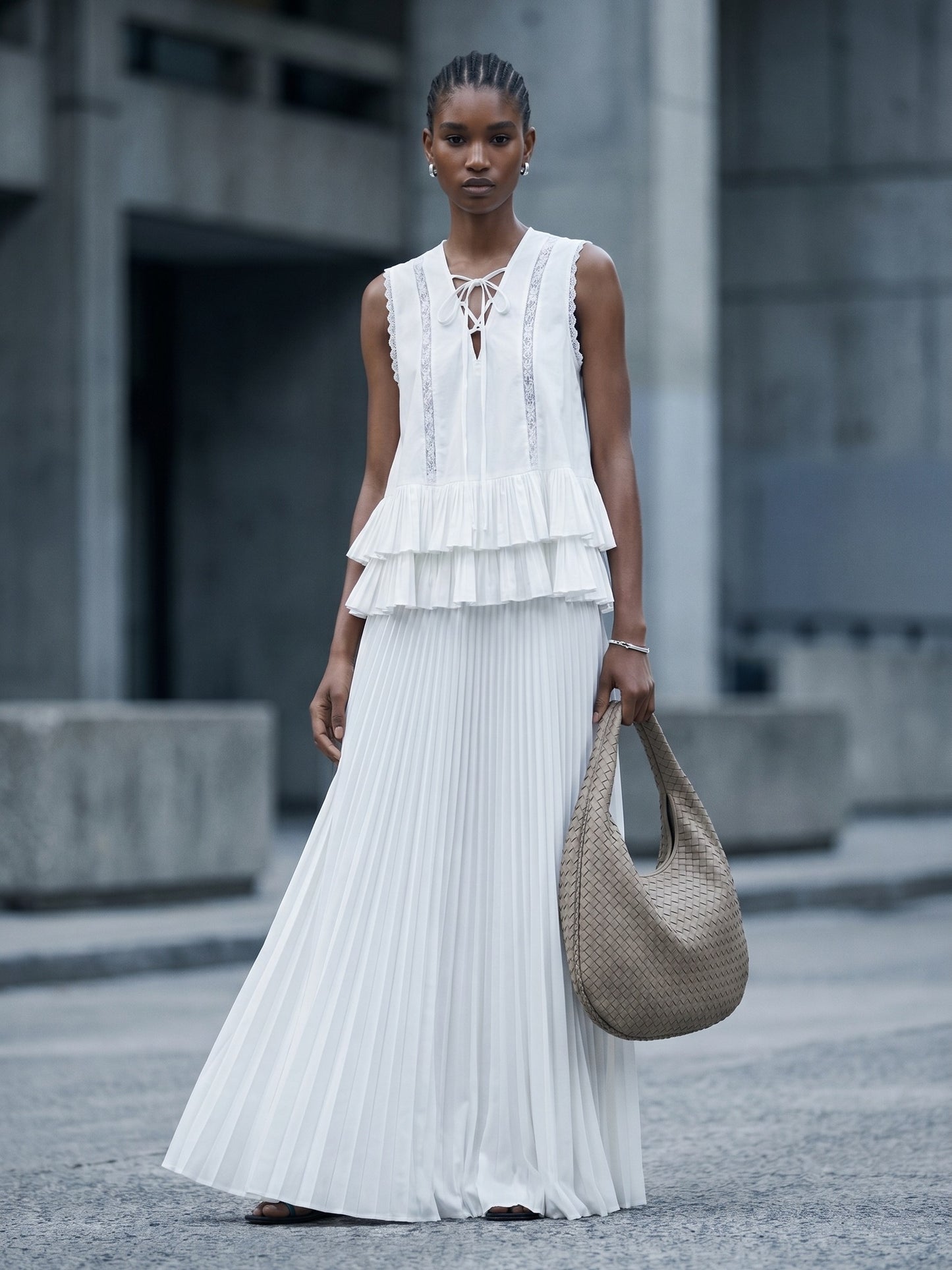 V-NECK RUFFLE SLEEVELESS TOP