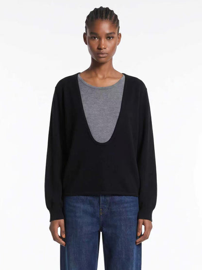 DEEP V-NECK KNIT TOP